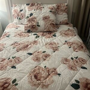 Emily & Merritt pottery barn bedding